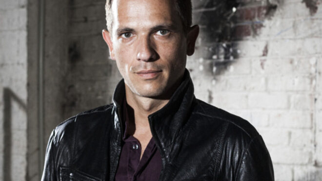 μικαέλ-φεσέλ-στην-κ-kλείνει-η-παρένθε-563101528