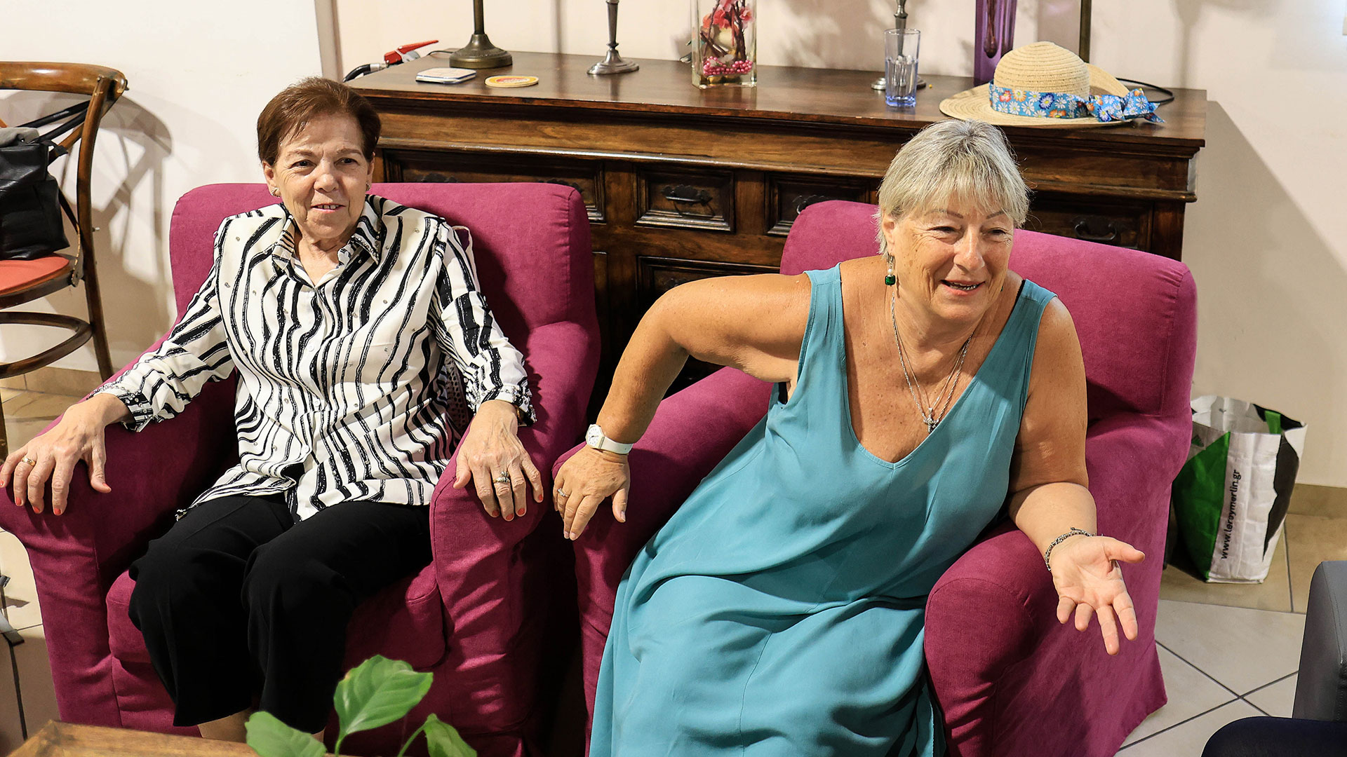 Mια ημέρα με καύσωνα στη Λέσχη Φιλίας παρέα με τη «Μαντάμ Σουσού» και τον Τσιτσάνη-6