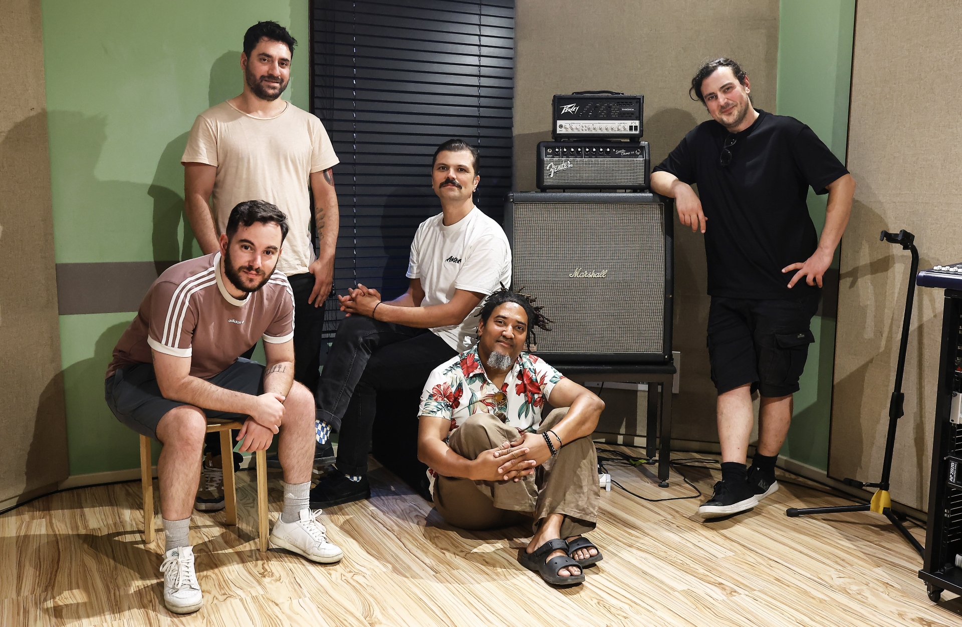 τι-κάνει-το-μουσικό-κουτί-στην-ταράτσα-563078752