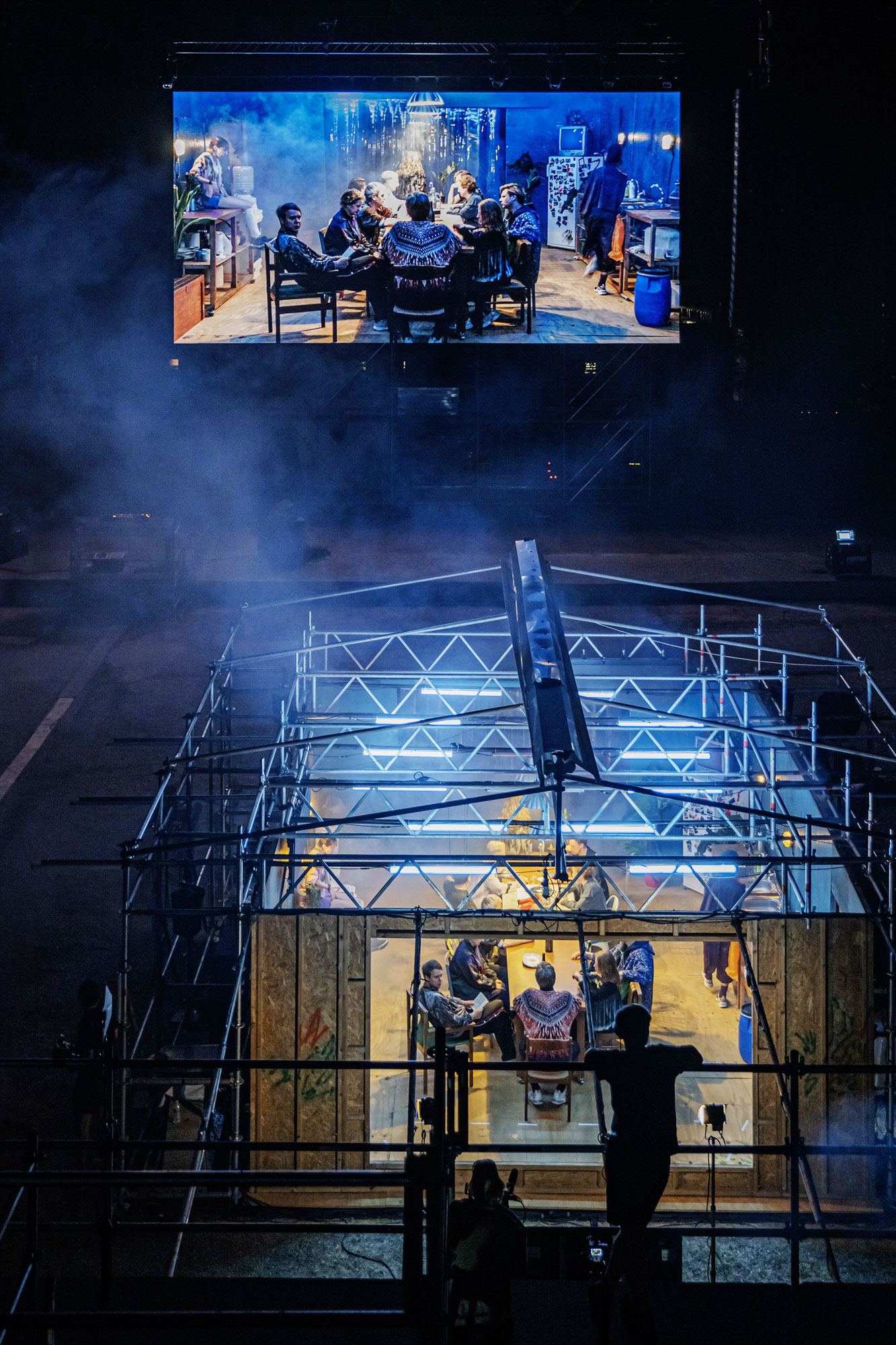 «Respublika»: Θέατρο σε σάουνα, χορός στο ξέφωτο-3