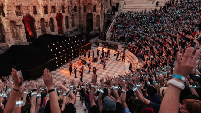 εξι-ώρες-παρέα-με-τον-κρις-μάρτιν-και-το-563093077