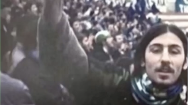 η-έλξη-του-καναπέ-563062231