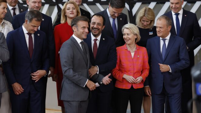 σύνοδος-κορυφής-λευκός-καπνός-για-τα-α-563099011