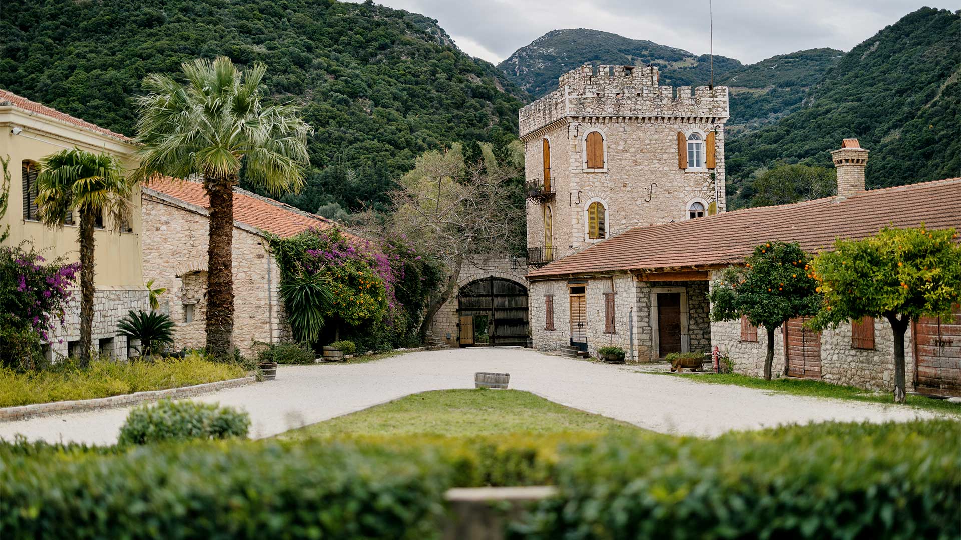 Δοκιμάζουμε τα διάσημα ποτά της Πάτρας-5