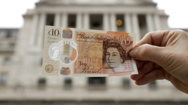 οι-κίνδυνοι-για-τη-βρετανική-στερλίνα-563097916