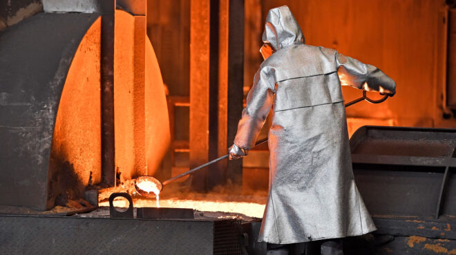 η-παρατεταμένη-λάμψη-της-μαύρης-πέτρα-563090578