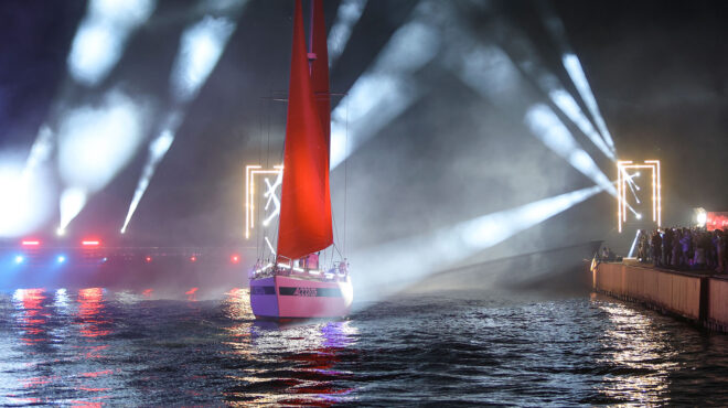 με-άδεια-η-χρήση-των-βεγγαλικών-στα-πλω-563096029