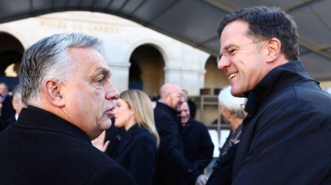 νατο-ο-ρούτε-ανοίγει-την-πίσω-πόρτα-σ-563084557