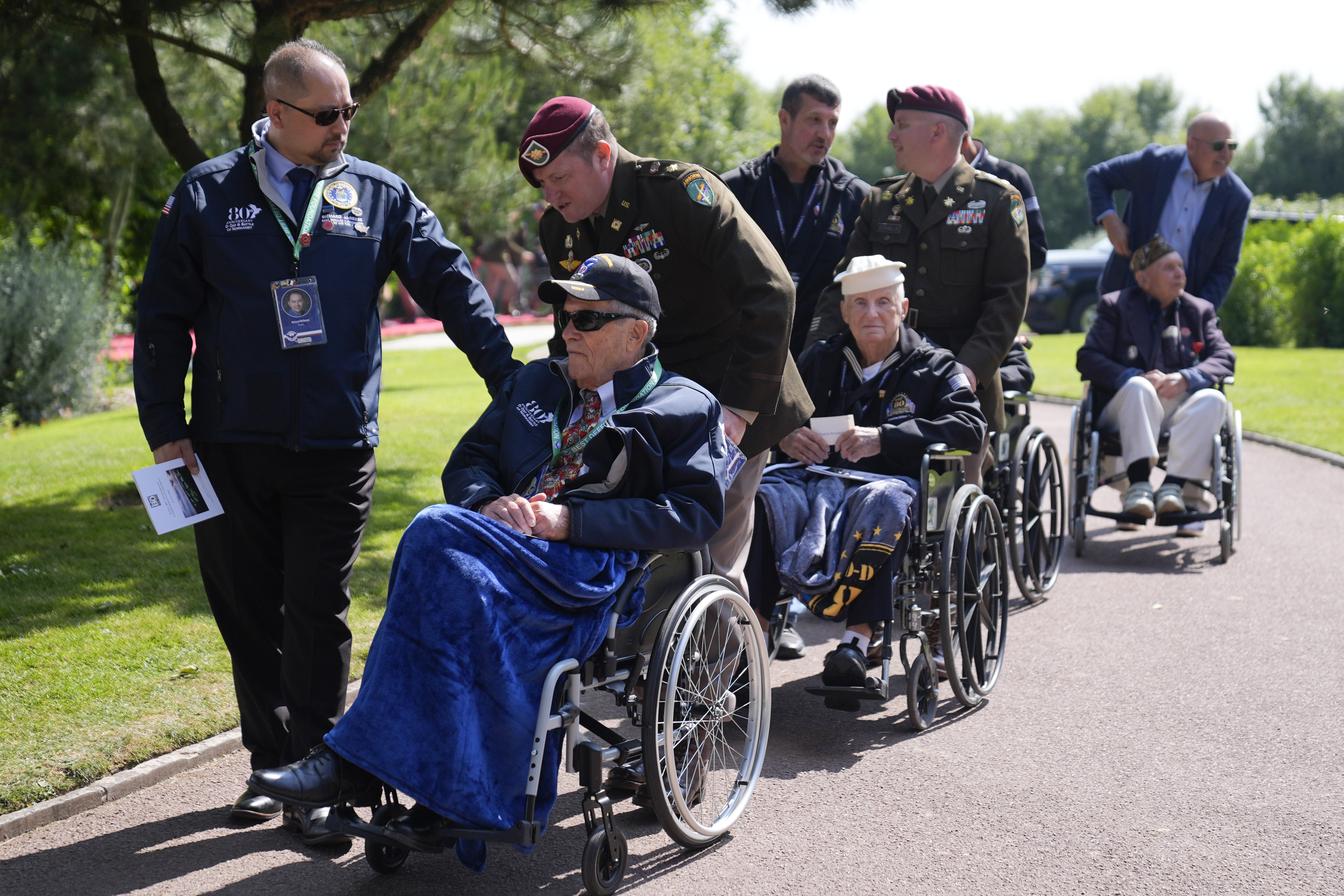 Γαλλία: Τα συγκινητικά μηνύματα των βετεράνων της απόβασης στη Νορμανδία-1