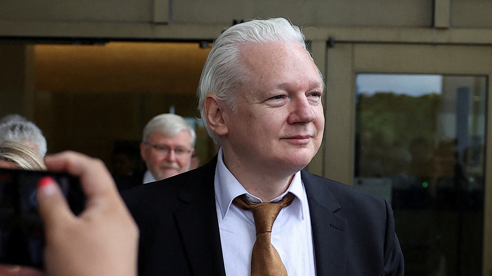 Τζούλιαν Ασάνζ: Ελεύθερος ο ιδρυτής του WikiLeaks – Eπιστρέφει στην Αυστραλία-1