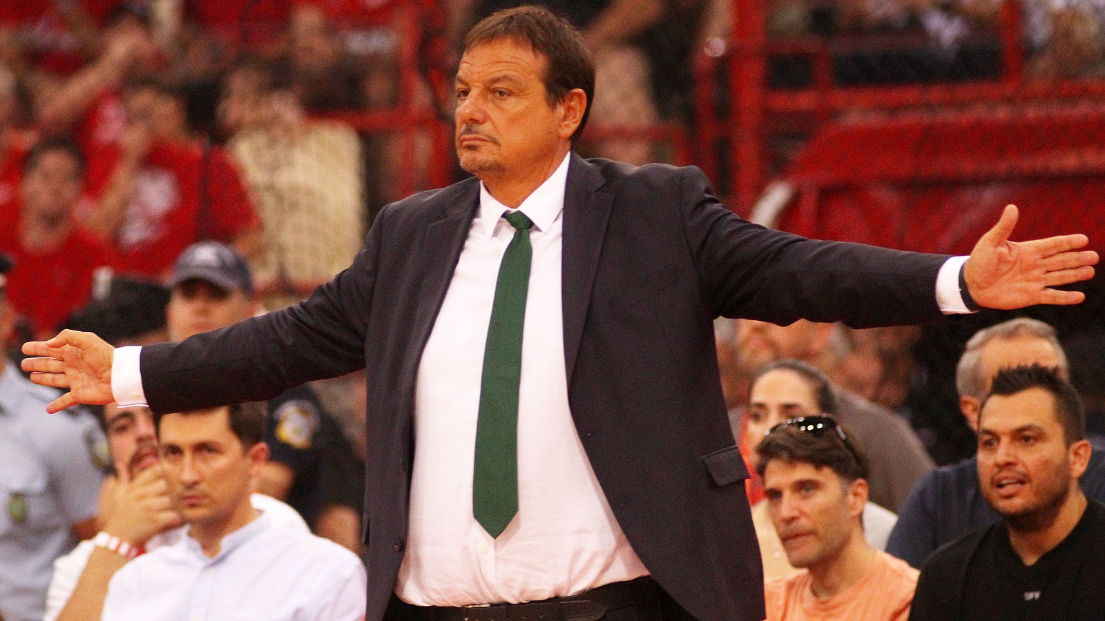 Μπάσκετ: Η «πράσινη» αντεπίθεση και η «μαύρη» διαιτησία-1