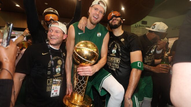 νβα-οι-σέλτικς-κατέκτησαν-το-18ο-πρωτάθ-563084473