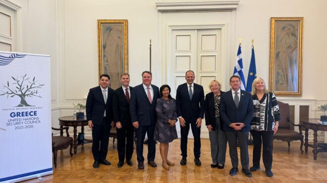 γεραπετρίτης-σε-αμερικανούς-βουλευτ-563089210