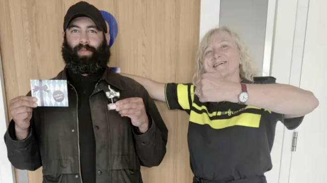 αστεγος-βρήκε-και-επέστρεψε-πορτοφόλ-563096164