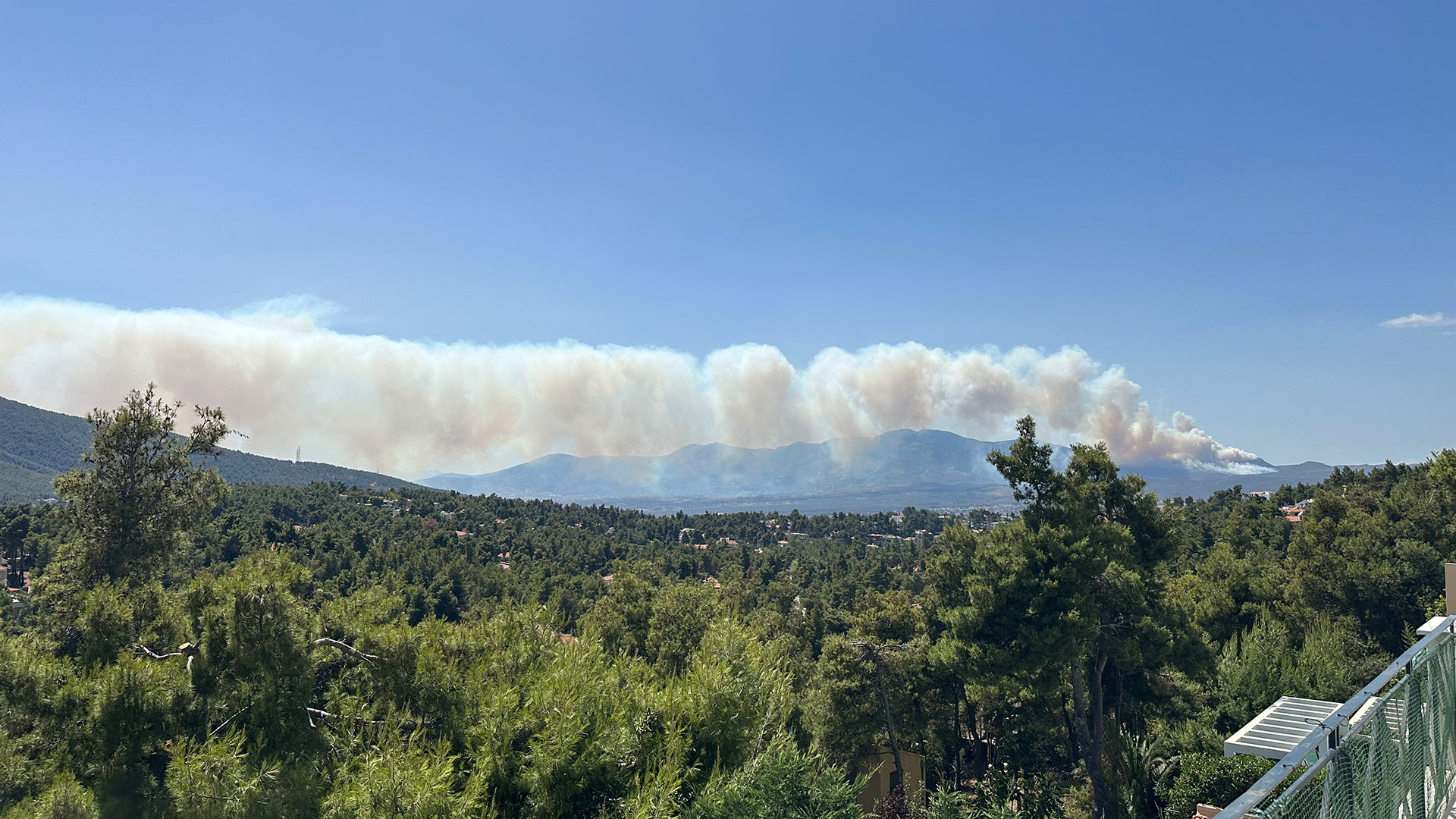 Χωρίς ενεργό μέτωπο η φωτιά στην Πάρνηθα-11