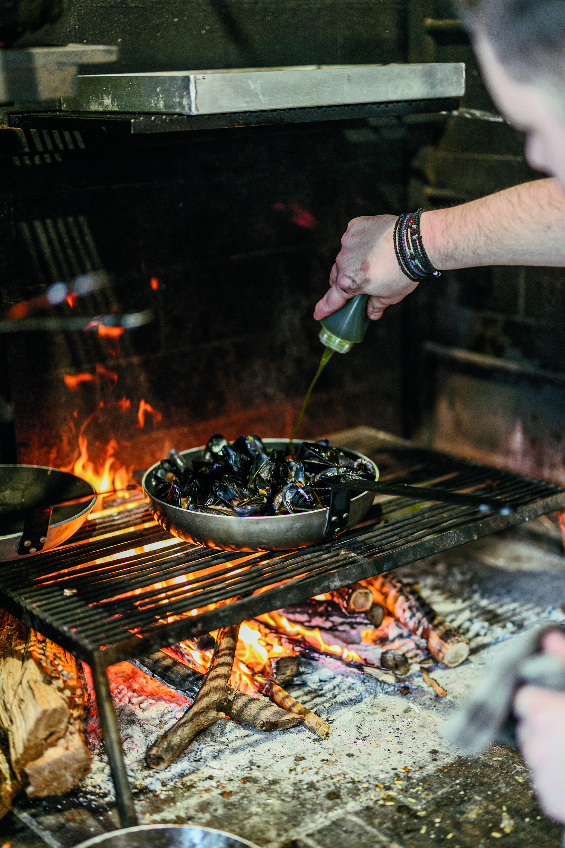 Βόλος: Πού και πώς θα απολαύσετε το καλύτερο τσίπουρο-4