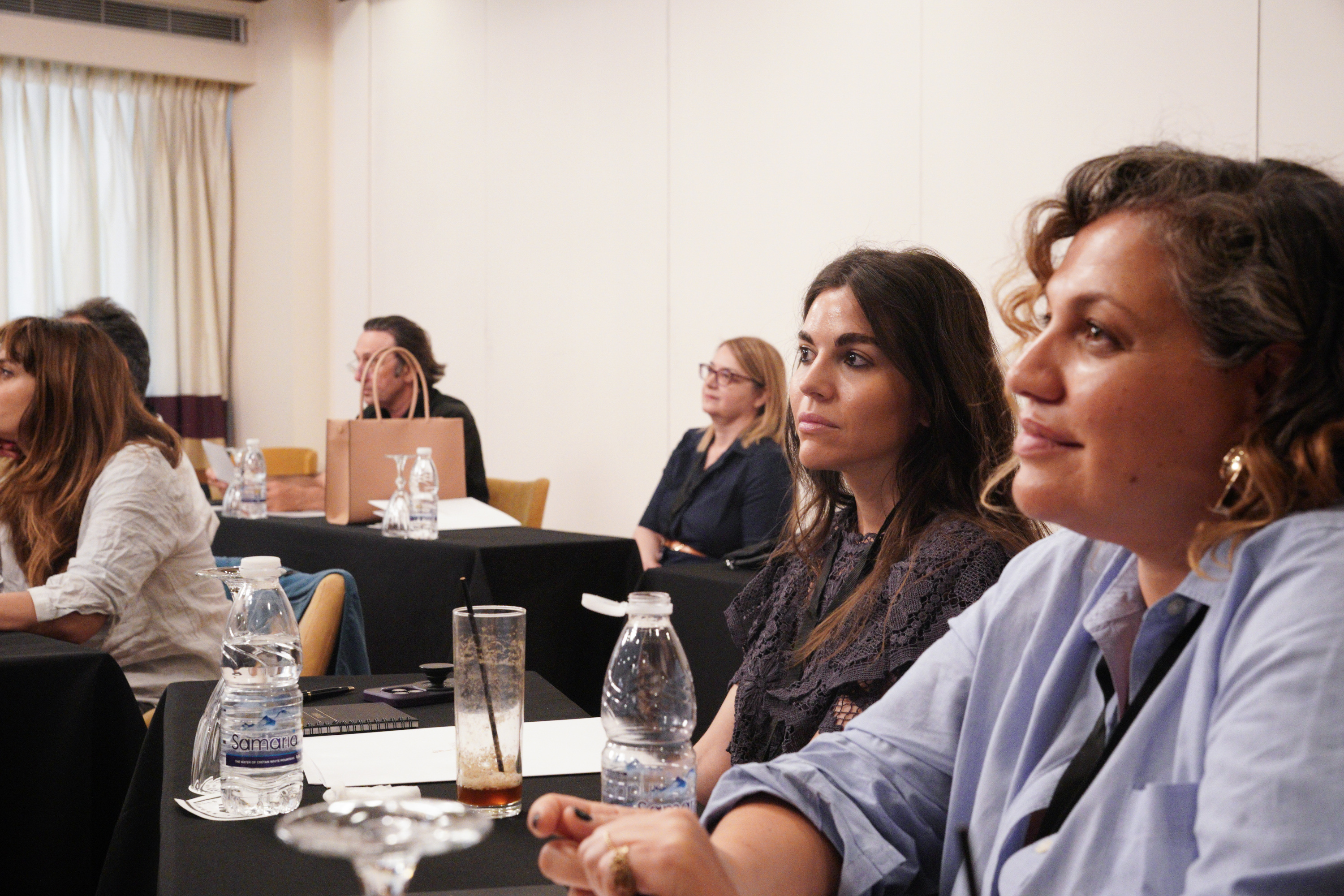 Βραβεία Emmys: Η μυστική ψηφοφορία σε ξενοδοχείο στην Ομόνοια-4