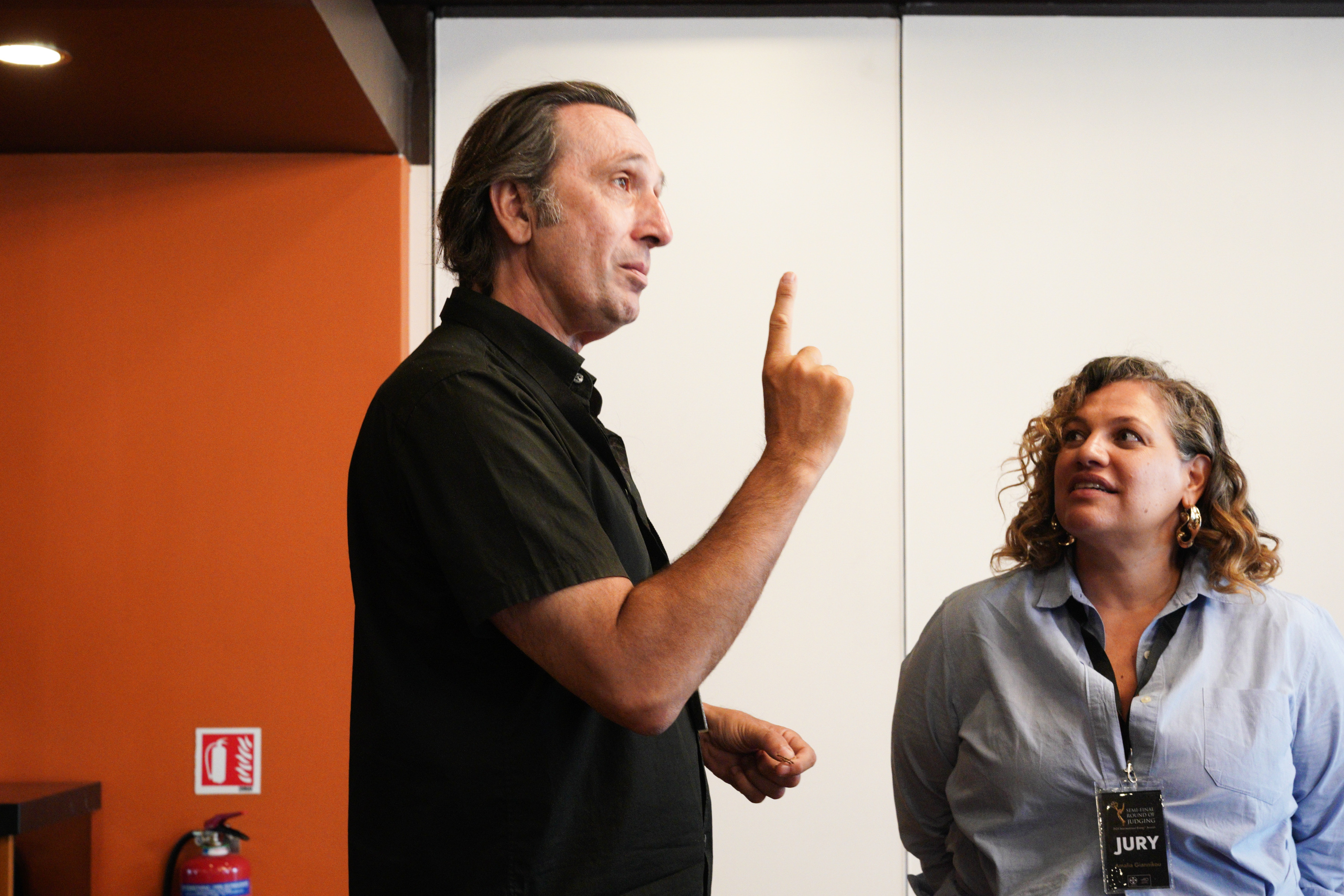 Βραβεία Emmys: Η μυστική ψηφοφορία σε ξενοδοχείο στην Ομόνοια-3