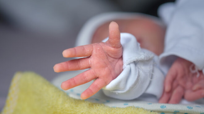 γέννησε-η-πρώτη-γυναίκα-στην-ελλάδα-με-563076871