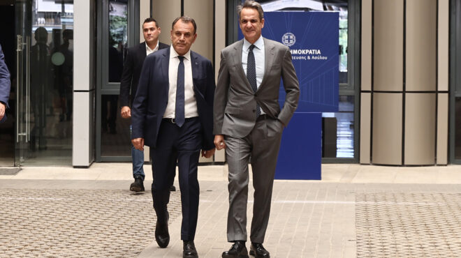 επίσκεψη-του-πρωθυπουργού-στο-υπ-μετα-563094712