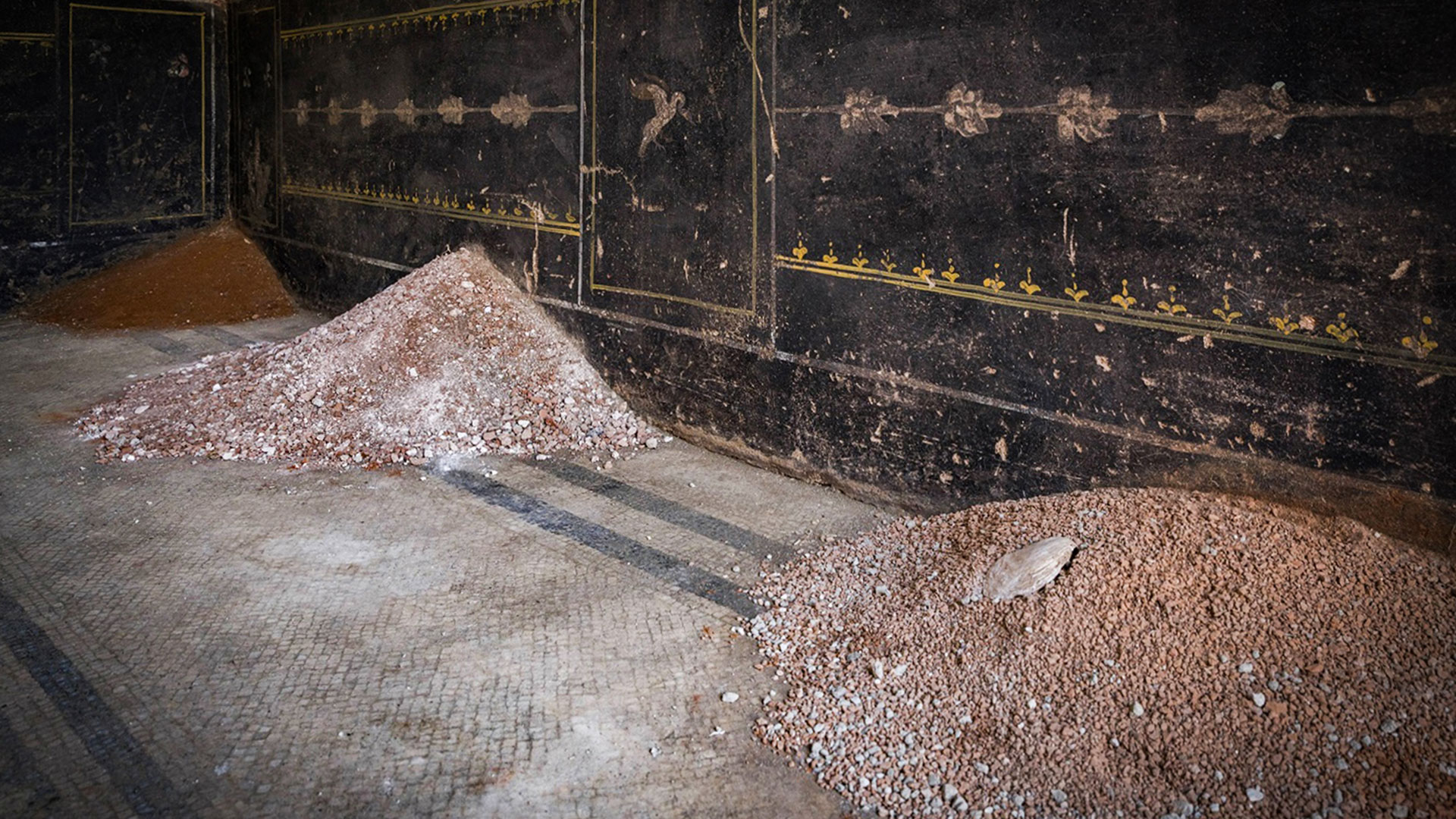 Πομπηία: Στο «φως» αρχαίο δωμάτιο με εντυπωσιακές τοιχογραφίες-4