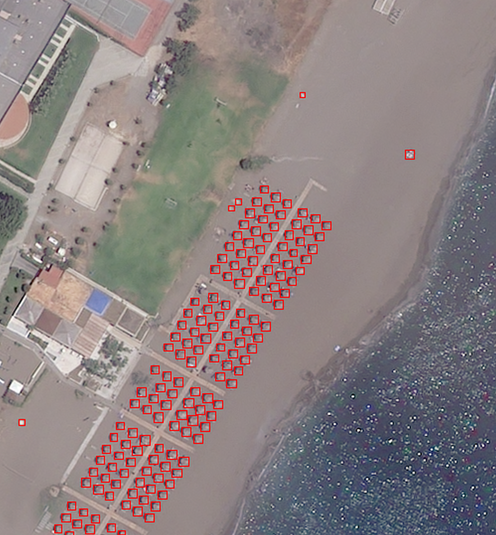 Εντοπίζουν παρανομίες στις παραλίες από το Διάστημα-2