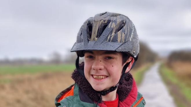 εμφύτευμα-σε-εγκέφαλο-13χρονου-με-επιλη-563094319