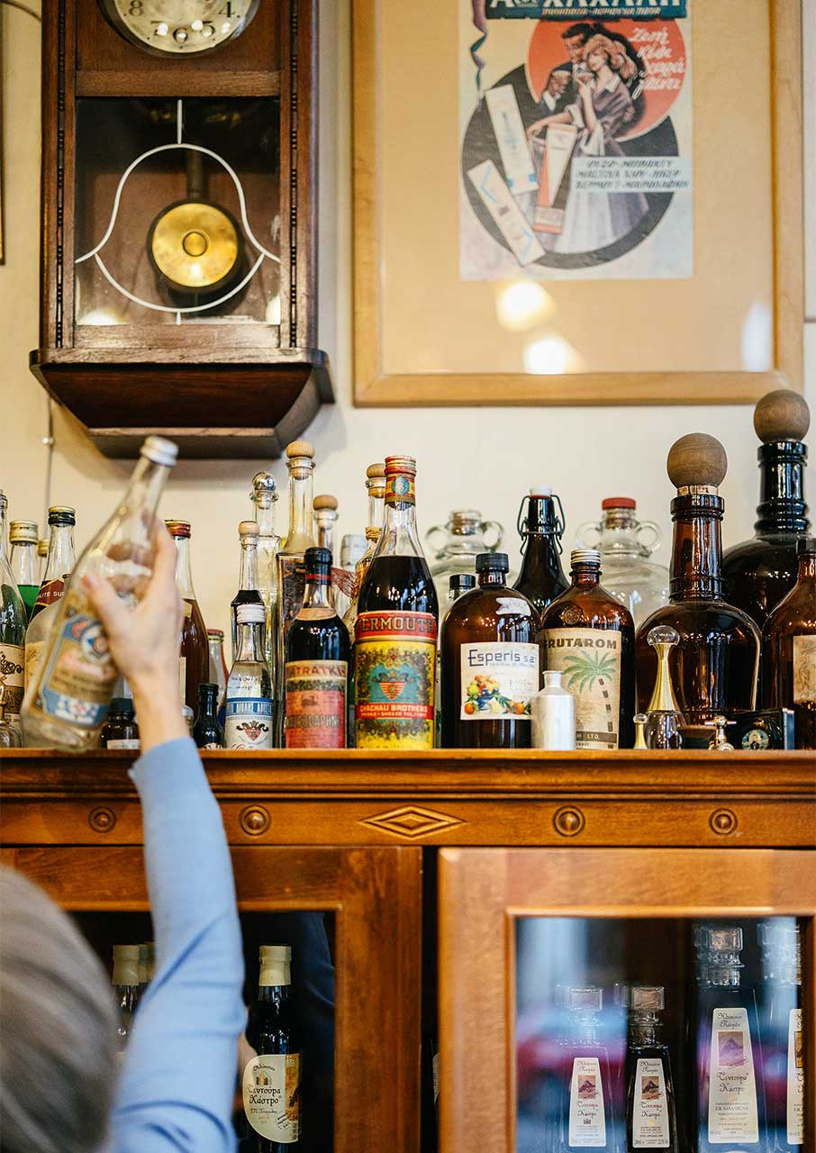 Δοκιμάζουμε τα διάσημα ποτά της Πάτρας-7