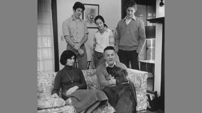 τζον-σαρμπάνης-ένας-πολιτικός-φτιαγμ-563093029