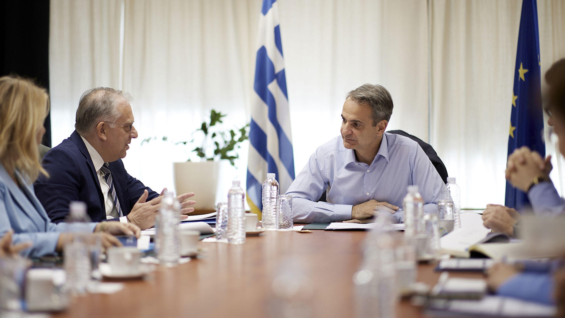 Ακρίβεια: Αμεση μείωση τιμών ζητάει η κυβέρνηση-1