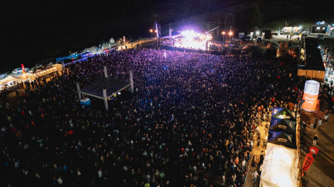 χιλιάδες-ανέβηκαν-στον-χελμό-τραγού-563096107