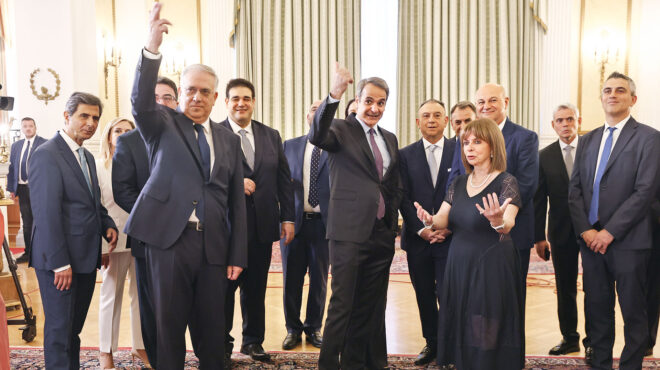 κωδικός-αποσυμπίεση-στη-νέα-δημοκρ-563081551