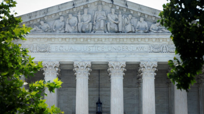 ηπα-το-ανώτατο-δικαστήριο-δίνει-το-πρ-563096815