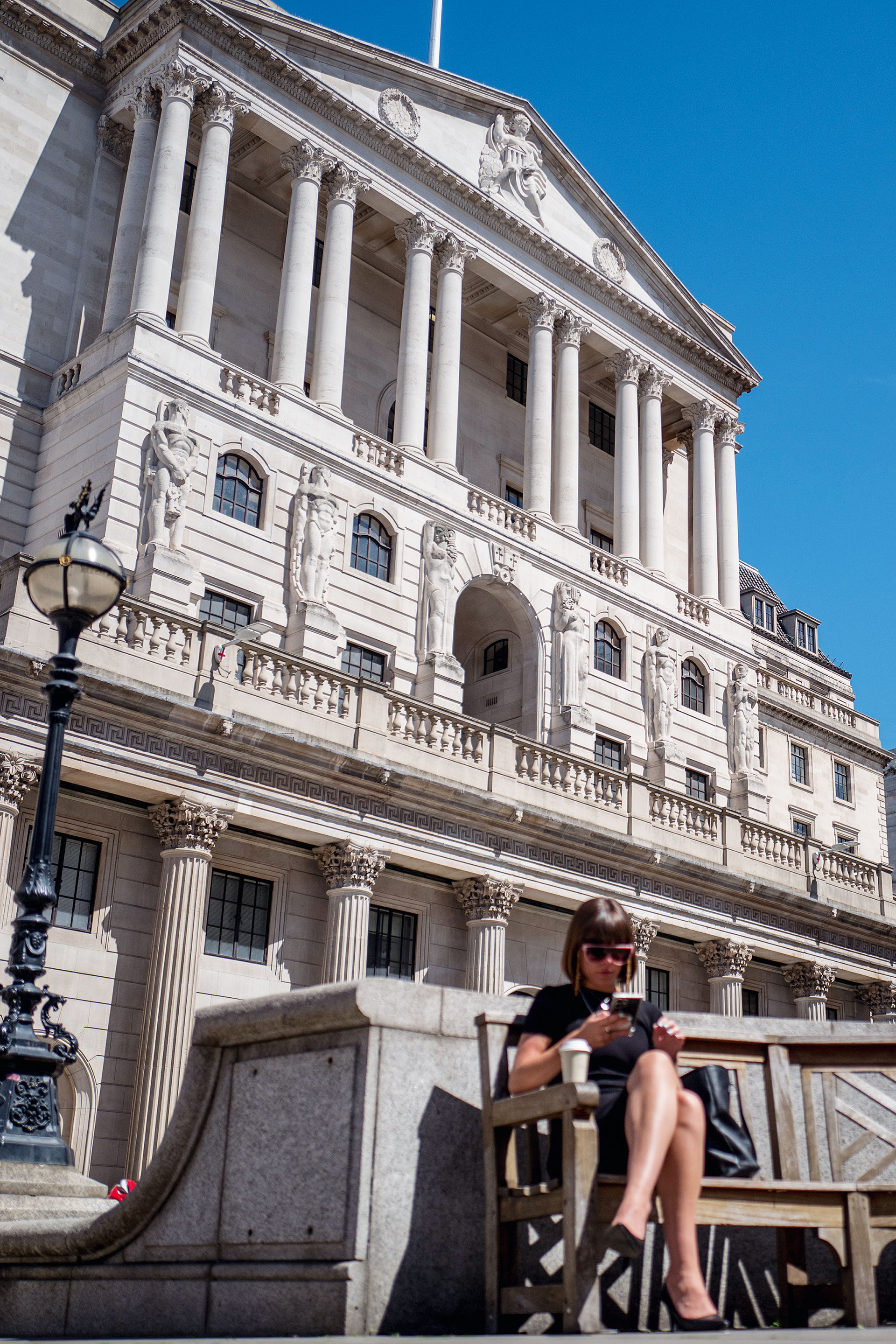 Σε επιφυλακή η ΕΚΤ λόγω των γαλλικών εκλογών-1