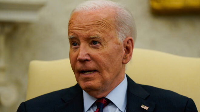 μπάιντεν-δύο-γραμμές-στο-μεταναστευτ-563084821