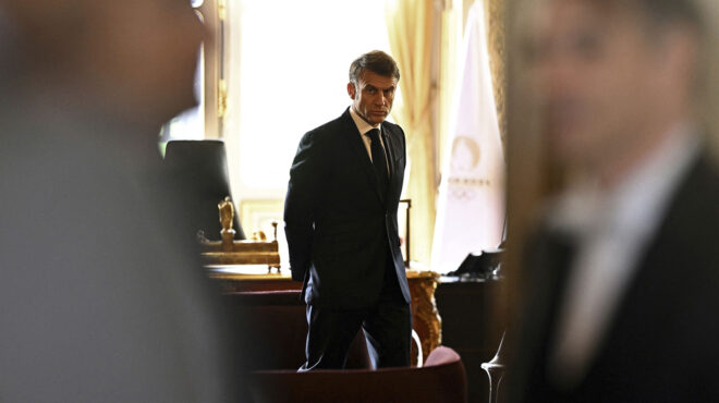 εφιάλτης-με-τον-τζόγο-του-μακρόν-563093446