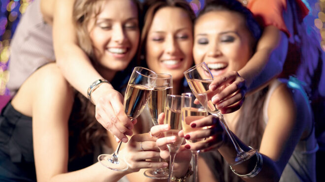 αλκοόλ-οι-υδραυλικοί-μάς-σερβίρουν-563061904