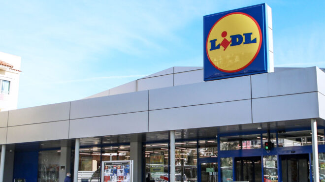 μπαράζ-προσφορών-έως-50-από-τις-αλυσίδες-563099866