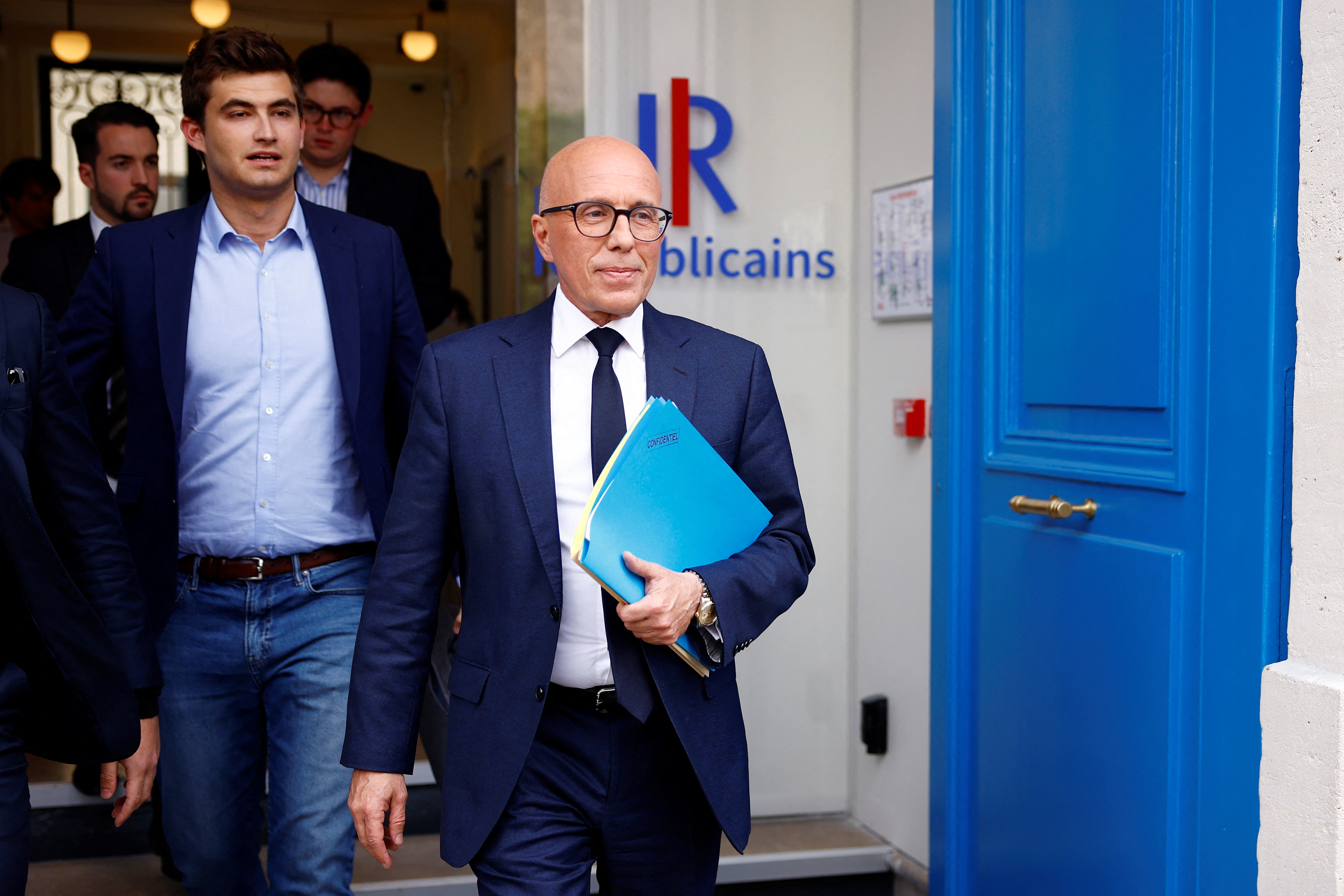 Γαλλία: Προεκλογικό αλαλούμ, καθώς η Ακροδεξιά «κανονικοποιείται»-2