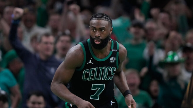 ο-τζέιλεν-μπράουν-ντρίμπλαρε-τη-φυλακ-563084713