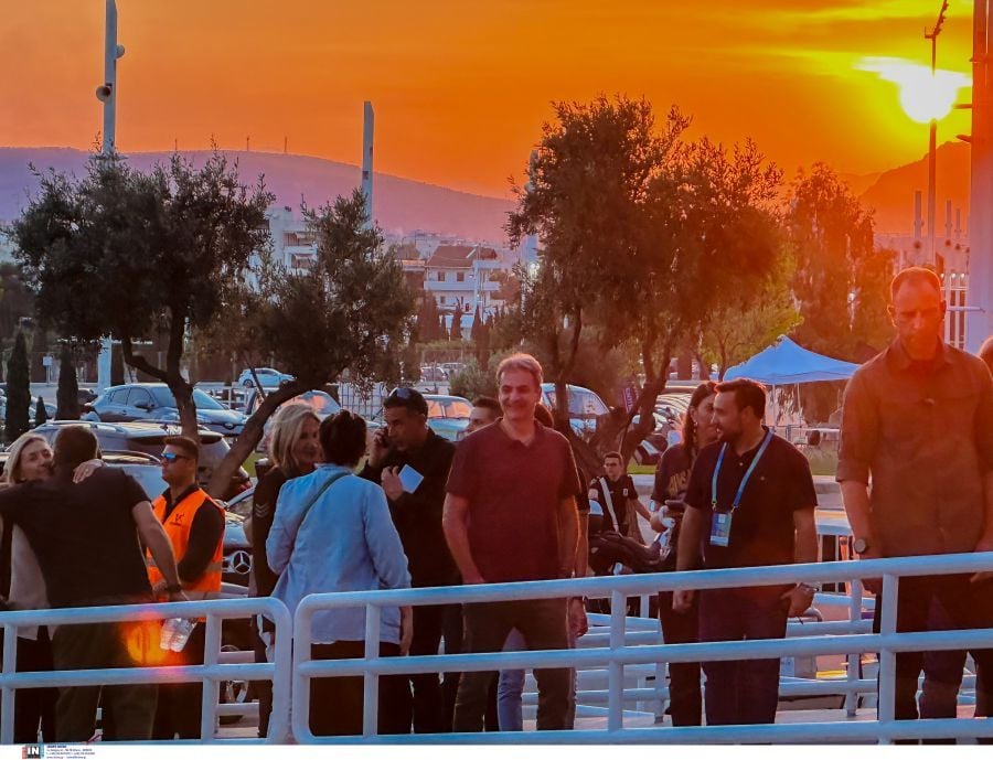 Coldplay: Πλήθος κόσμου στη συναυλία, κατάμεστο το ΟΑΚΑ (φωτογραφίες)-13