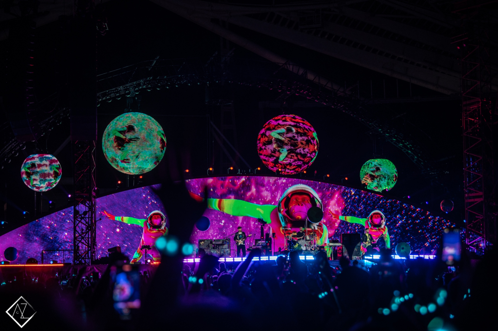 Δύο 24ωρα στην τροχιά των Coldplay-2