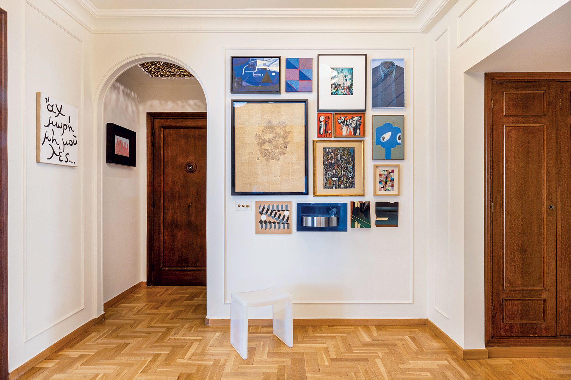 Ενα εντυπωσιακό ρετιρέ γεμάτο τέχνη στο Κολωνάκι-8