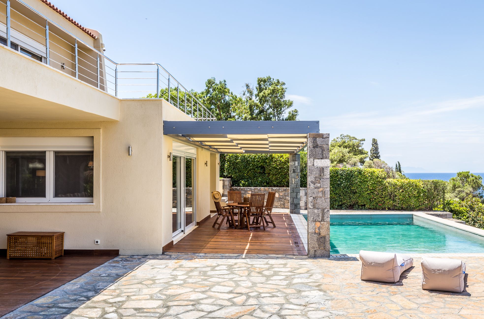 Από βραχυχρόνια μίσθωση 1 εκατ. κλίνες-1