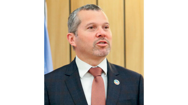 αρσένιο-ντομίνγκεζ-στην-κ-απανθρακ-563056033