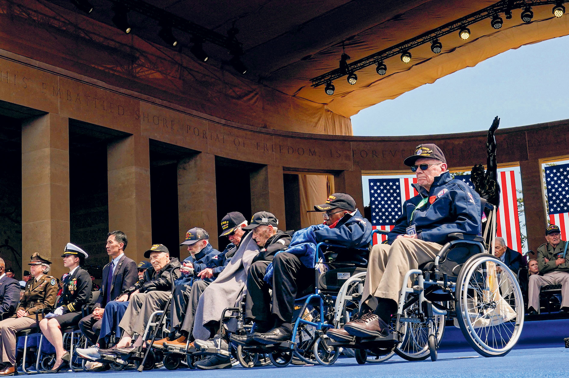 Συγκίνηση για τους βετεράνους της απόβασης στη Νορμανδία-1