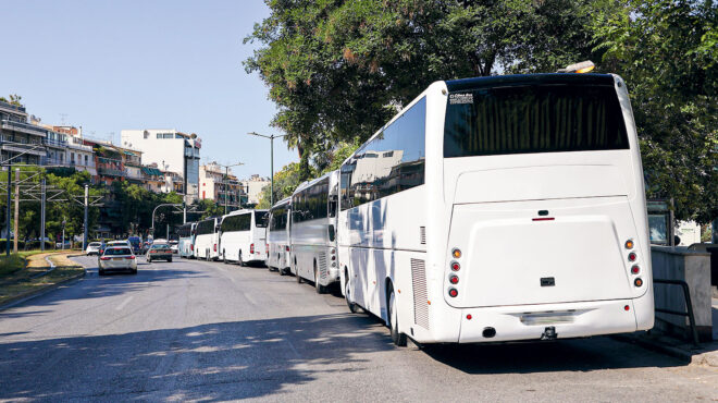 στο-τάε-κβον-ντο-πάρκινγκ-για-τα-πούλμα-563074558