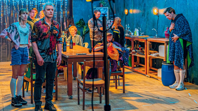 respublika-θέατρο-σε-σάουνα-χορός-στο-ξέφωτο-563084914