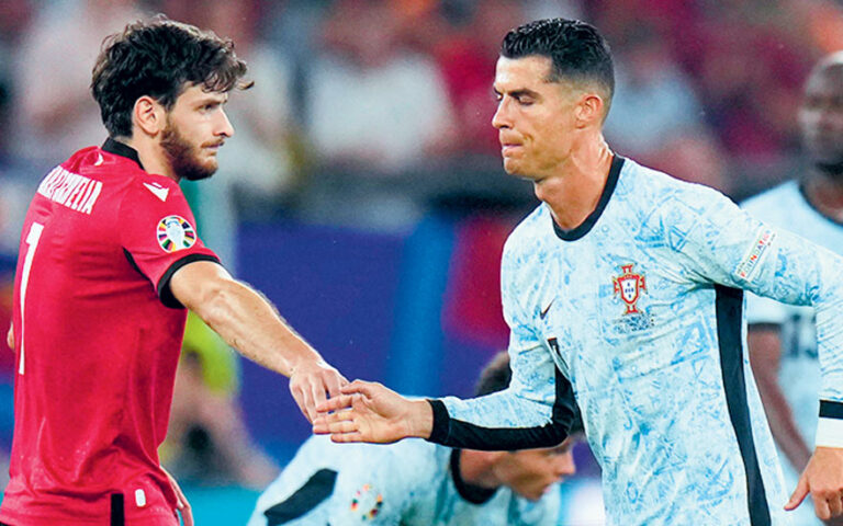 «Υπόκλιση» του Κβαρατσχέλια στον Κριστιάνο Ρονάλντο