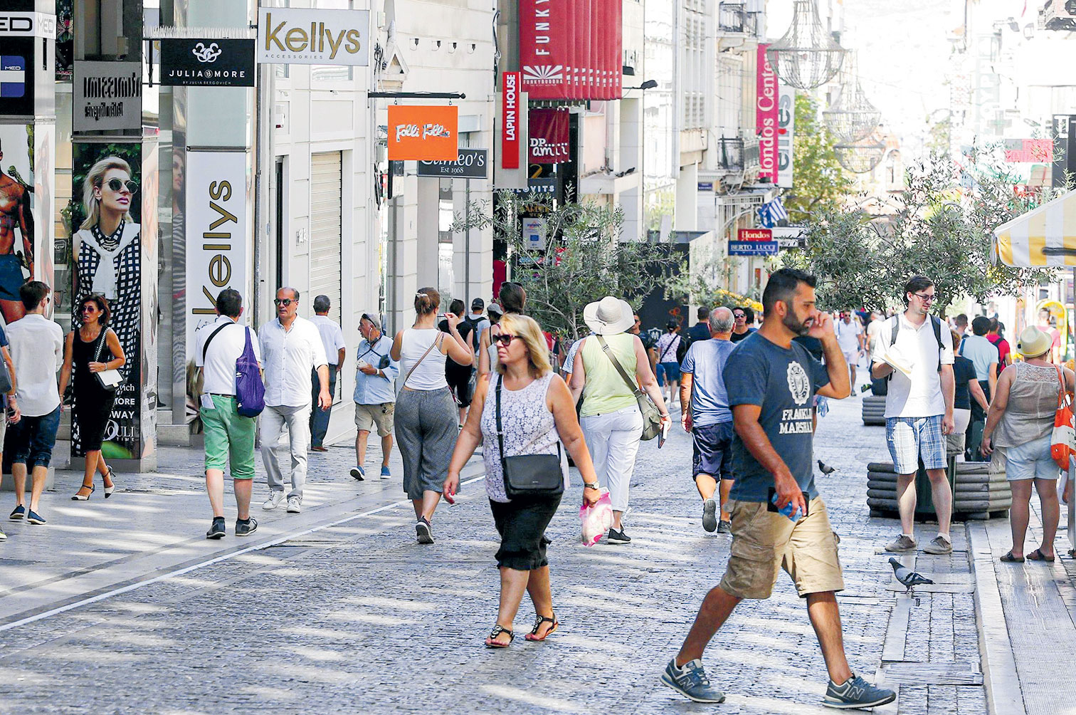 Μπαράζ προσφορών έως 50% από τις αλυσίδες λιανικής-1